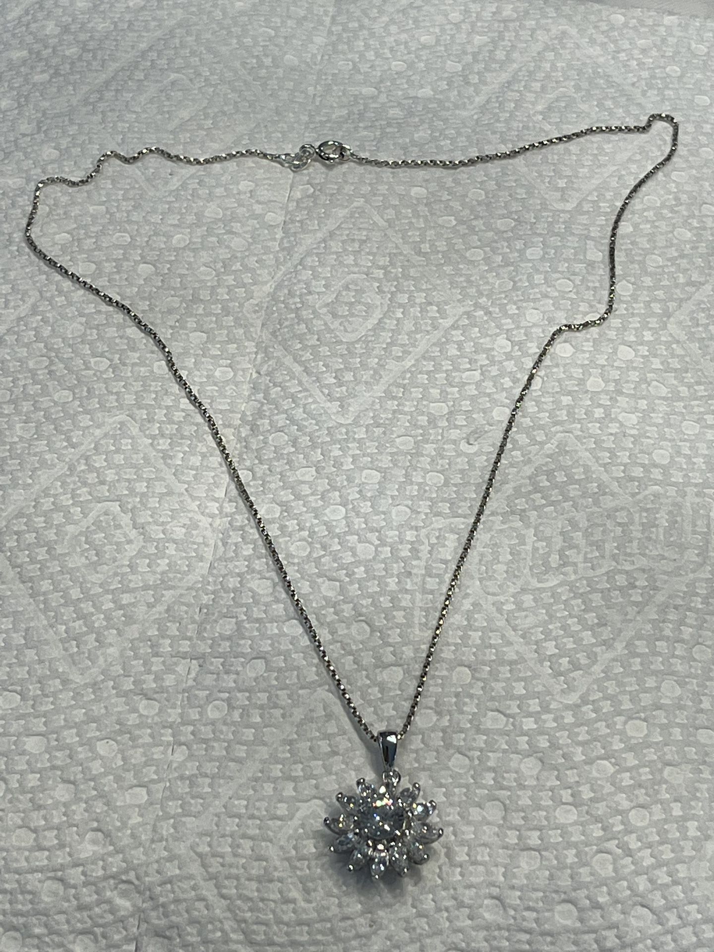 ITALY 925 Sterling Silver-Tone Flower Pendant Necklace 