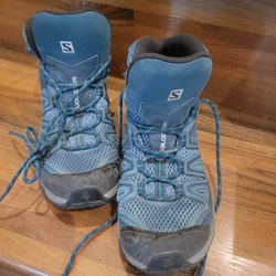 Salomon Hiking Boots Women Size 6.5