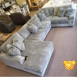 ASHLEY FOG PLUSH SECTIONAL SOFA COUCH FİNANCE AND DELİVERY AVAİLABLE 