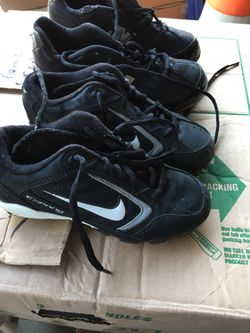 FREE!!! Baseball shoes size 2 youth