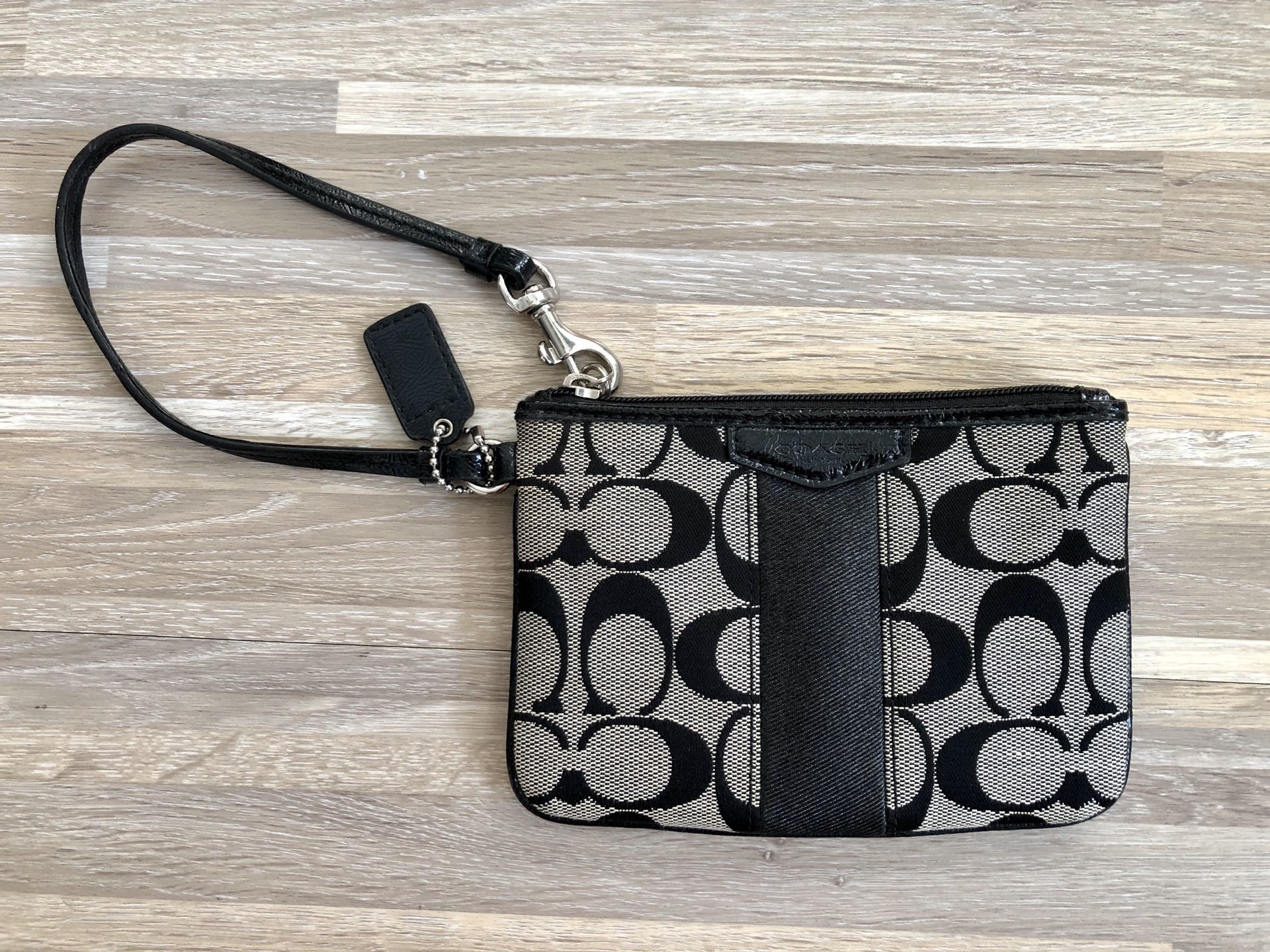 Coach wristlet wallet