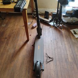 A Used Segway Scooter Needs Batteries Have Charger I'm Running Cost $500 Brand New Cost $8.99 Good Scooter I Just Want $300 Lease Battery