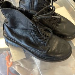 Dr Martens Boys Combat Leather Boots Sz 2