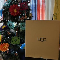 NEW UGGS - CLASSIC MINI ATHERSON