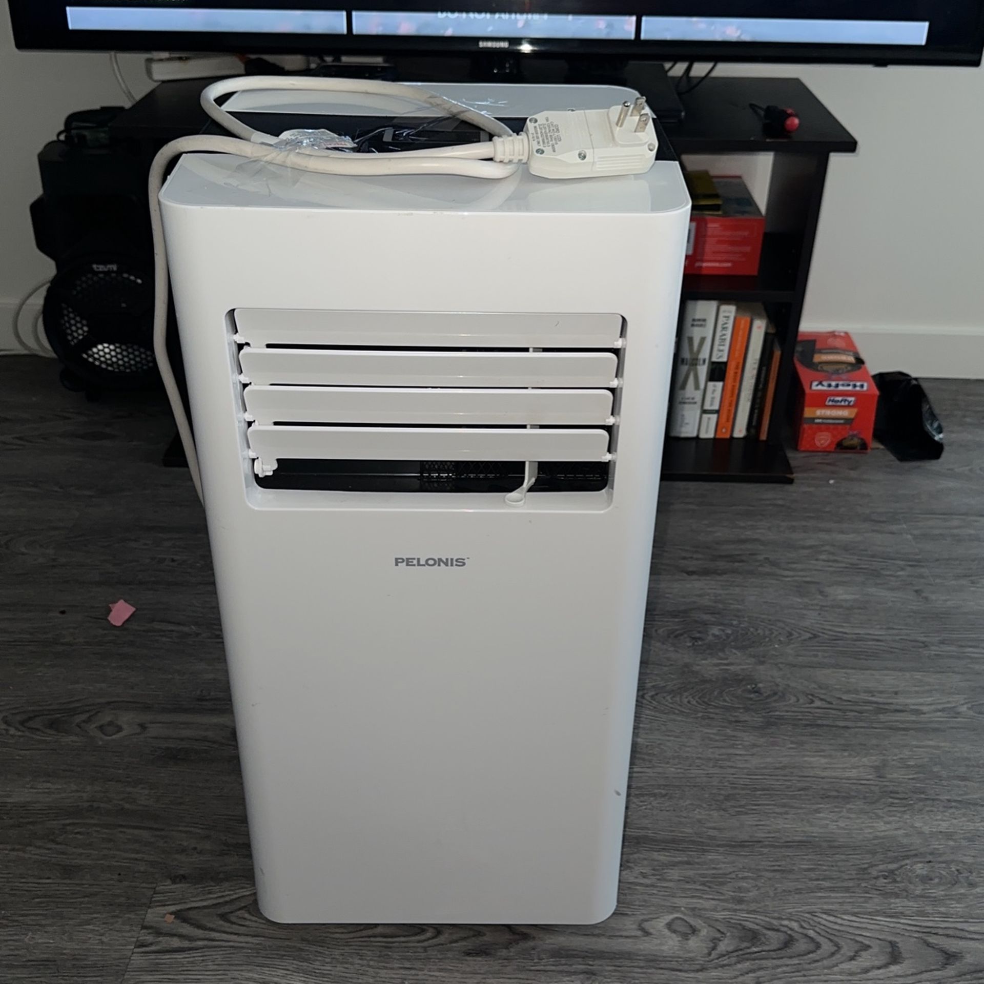 Pelonis 13,500 BTU 115 Volt portable AC