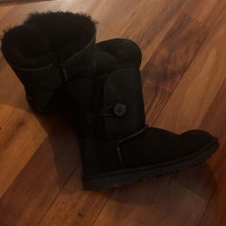 Ugg Boots , Black , Size 4