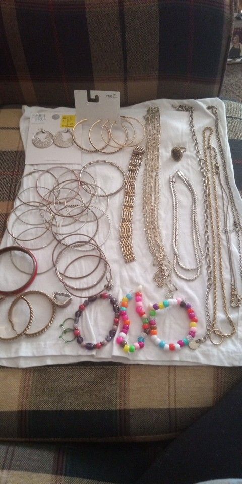 Jewelry Good Condition, Bracelets , Necklaces , Earrings,$.75 Cents Each Or All For $10.00