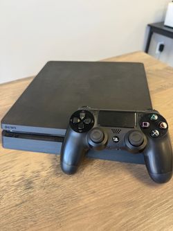 PlayStation 4 Slim PS4