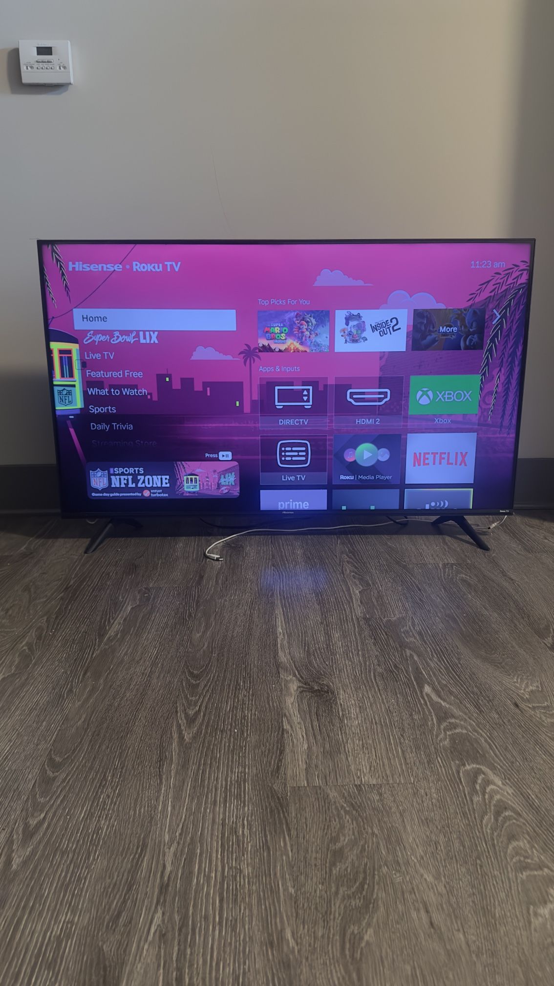 58’ inch Hisense Smart RokuTv