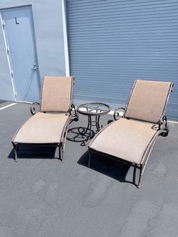 Chaise Lounge Set with Side Table