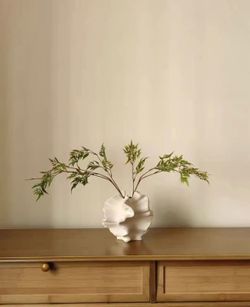 Vintage-Inspired Minimalist Ceramic Vase - Perfect Mid-Century Modern Accent Piece