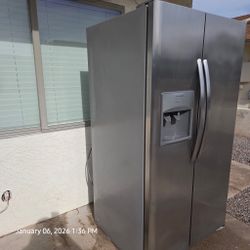 Frigidaire Refrigerator 
