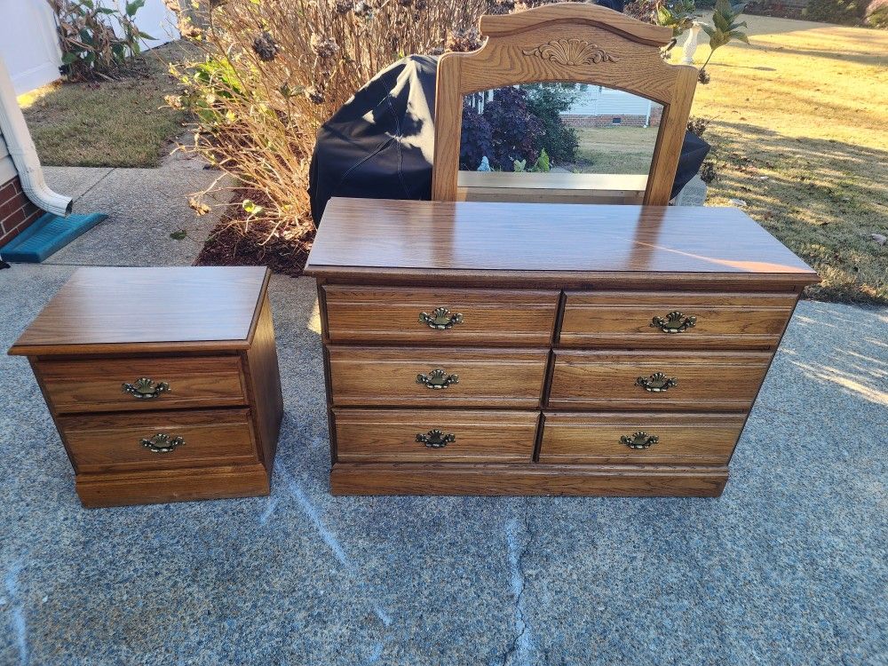 Carolina Furniture 6 Drawer Dresser with Mirror & 1 Night Stand