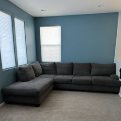 Dark Gray Sectional Couch – Clean, Comfy & Spacious