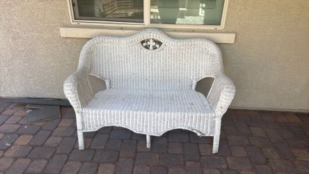 Wood bench (white) - $25