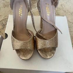 Women’s high heels size 7