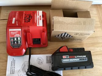 Milwaukee M18 HIGH OUTPUT 8.0 Battery And Rapid Charger.  Brand NEW.  NUEVO.