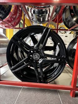 🚦‼️19” Gloss Black Stagger Lexani Wheels🚦‼️