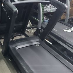 2023 model Nordictrack Commercial 2450 treadmill  - 12% incline - 1499$ 