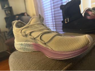 Kids sneakers