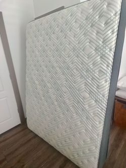 Beautyrest Pressure Smart Lux 2.0 Extra Firm Queen Size Mattress