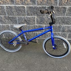 Blue Haro Leucadia BMX bike