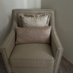 Beige/Tan Chair