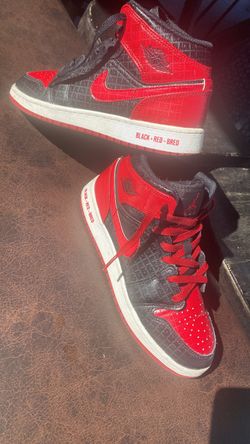 2 Pair of Youth Jordan Sneakers Size 6Y