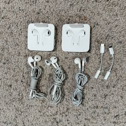 Genuine Apple Earbuds/Lightening Connectors Lot