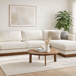 Moe’s Home Vernon Right Sectional – White