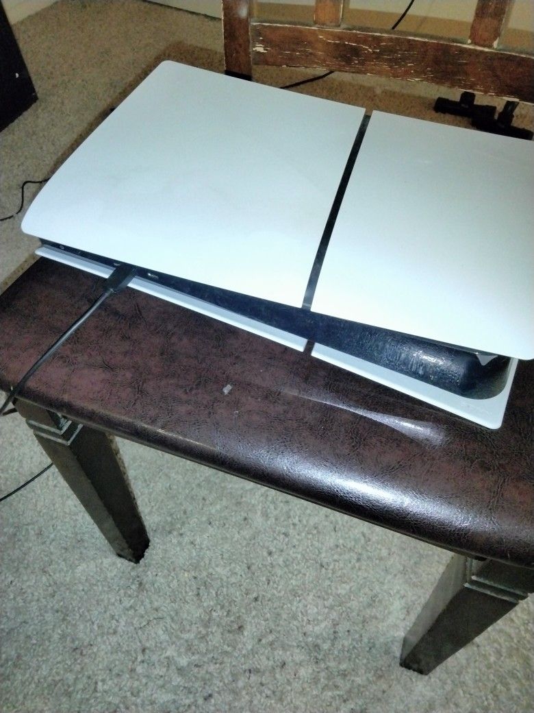 PS5 FOR SALE (BARELY USED!)