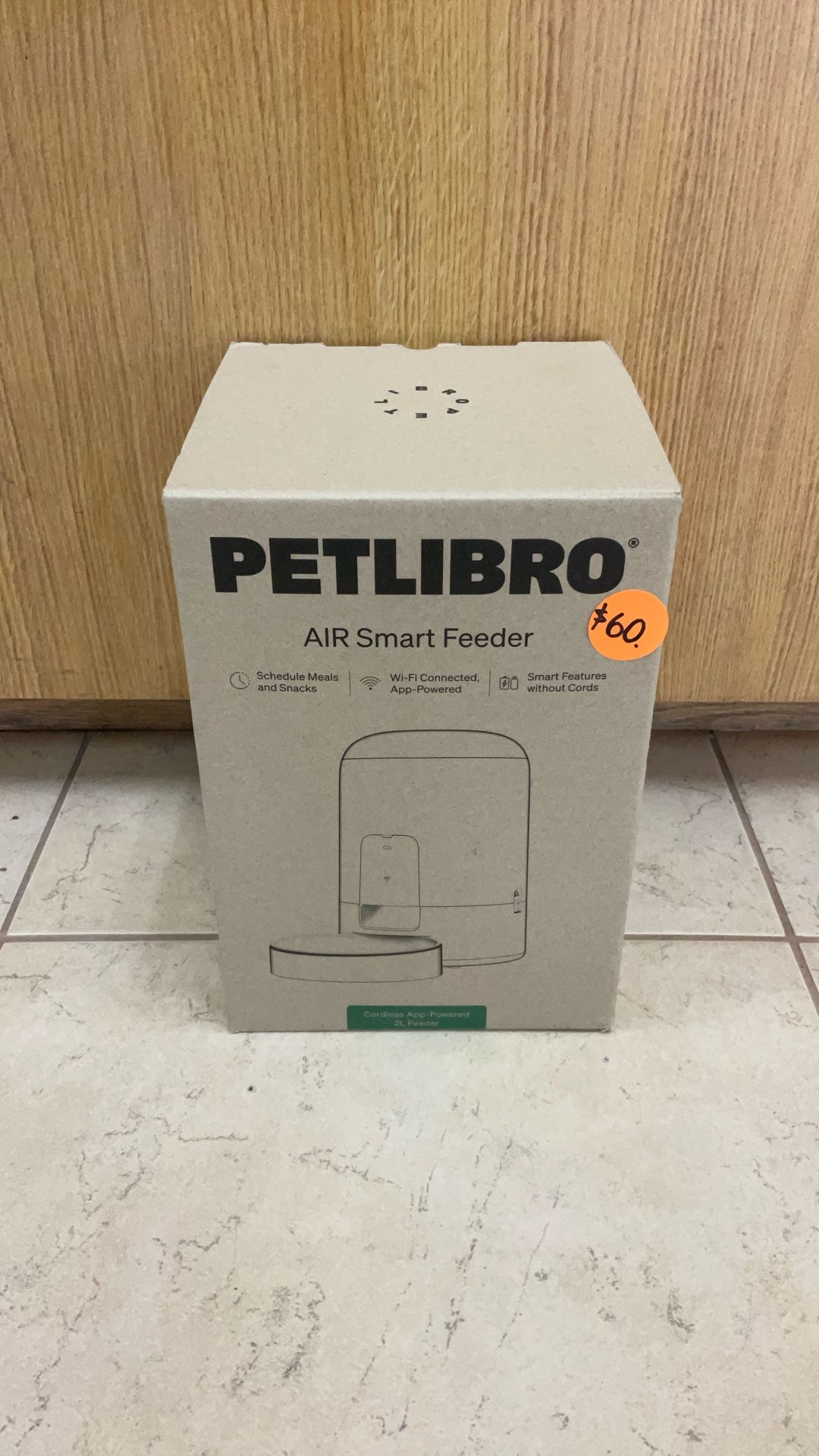 PETLIBRO AUTOMATIC CAT FEEDER WITH CAMERA.