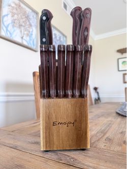 Emojoy knives with block