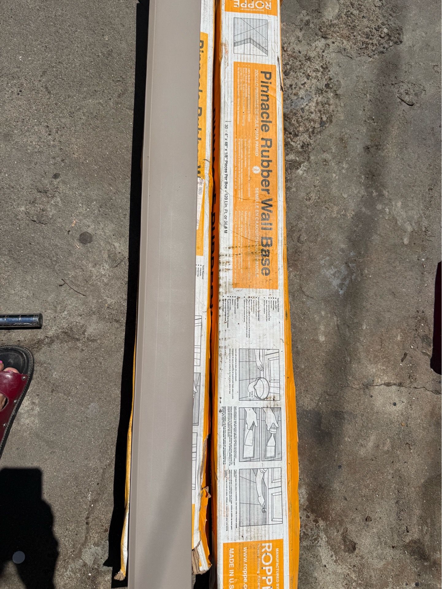Pinnacle rubber wall base 30 piece