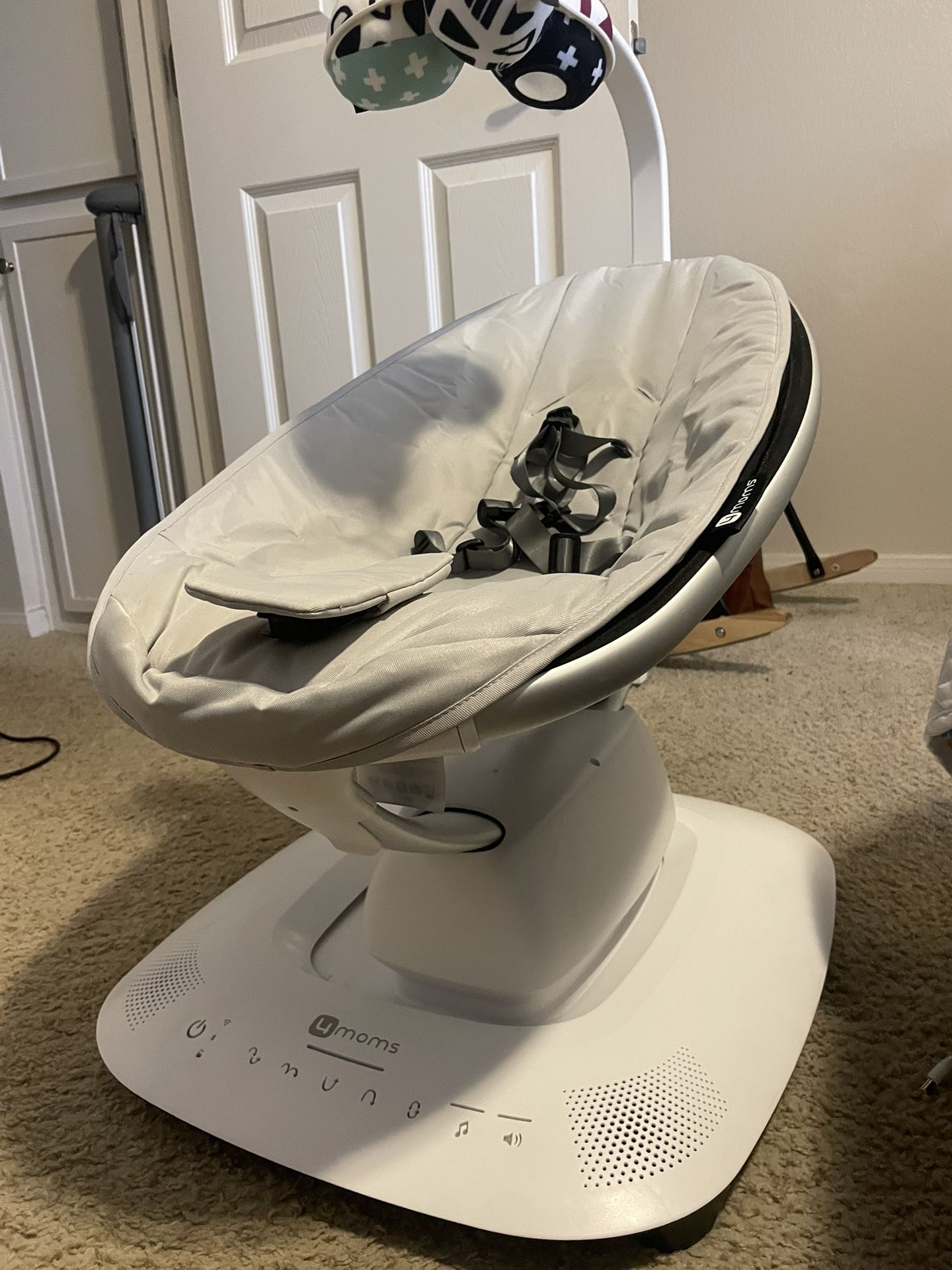 mamaRoo® multi-motion baby swing
