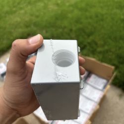 radodol WET LOCATION EMPLACEMENT HUMIDE LUGAR HÚMEDO OUTLET BOX ¾"