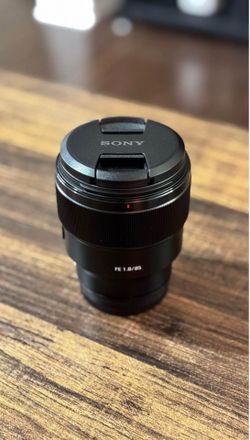 Sony FE 85mm f/1.8 lens
