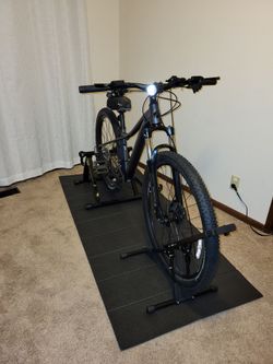 GT Avalanche Sport Mountin Bike (XS) with Alpcour Magnetic Trainer and other accessories.
