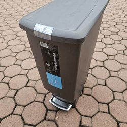 Trash can (Slim & Step Trash Can)