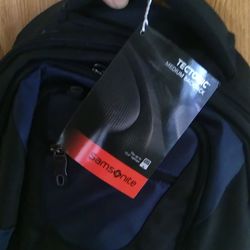Brand new Samsonite tectonic multi pocket medium backpack 3yr manufacturer global warranty
