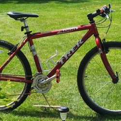 TREK 4000 SERIES - MOUNTAIN BIKE - MEDIUM FRAME - DEORE COMPONENTS - TUNED