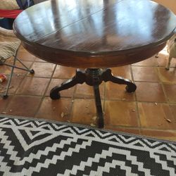 Solid Dining Table With 3 Chairs 