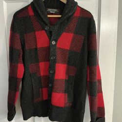 Men’s Buffalo Plaid Cardigan Sweater (M)