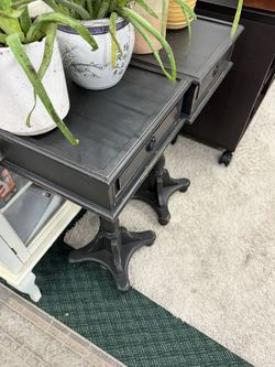 2 End Tables 