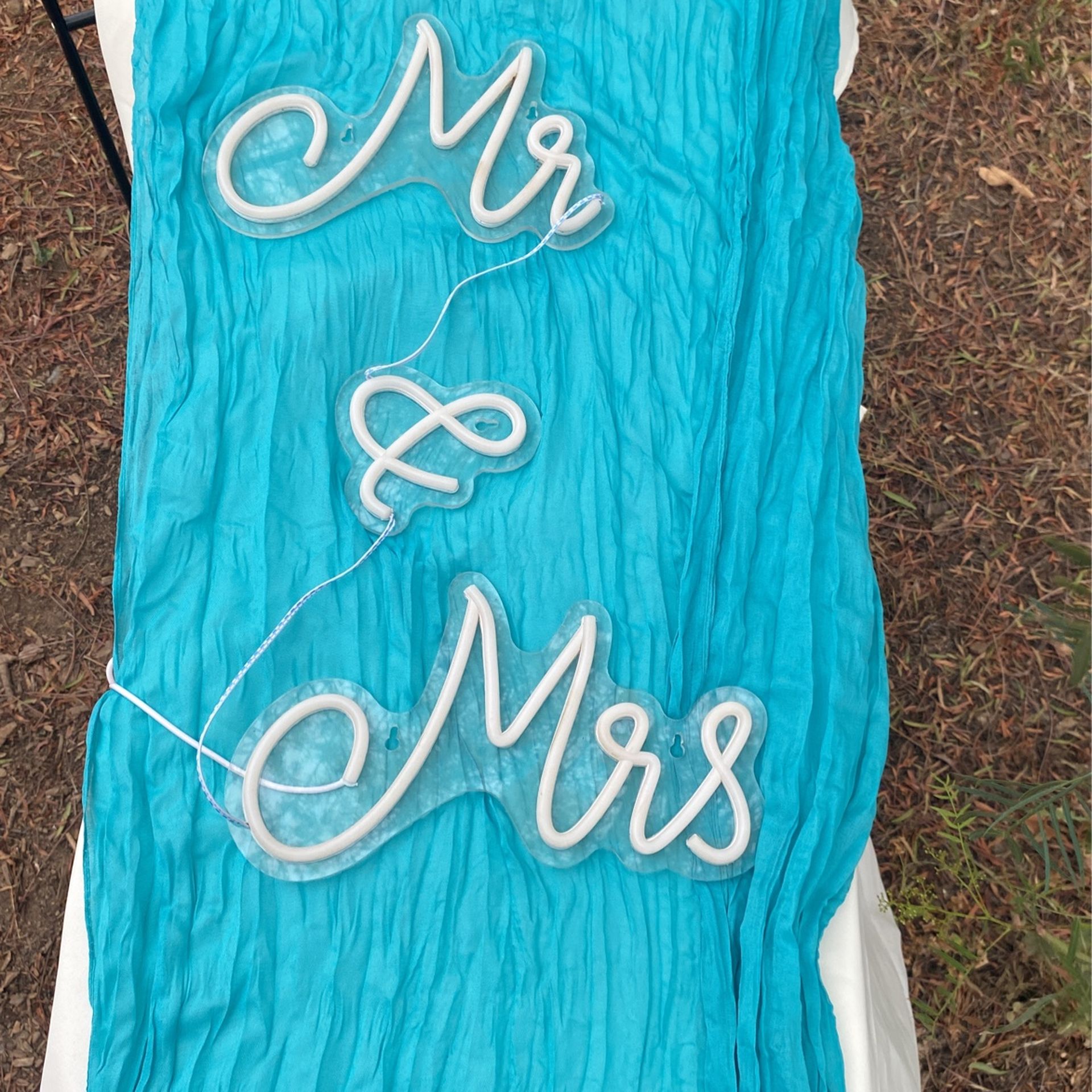 Mr & Mrs Led