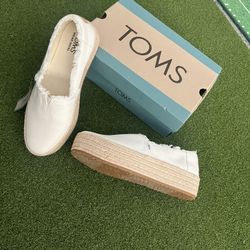 TOMS Slip On White Canvas Platform Espadrille