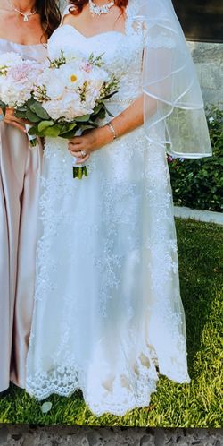 Wedding Dress Size fits size 16/18