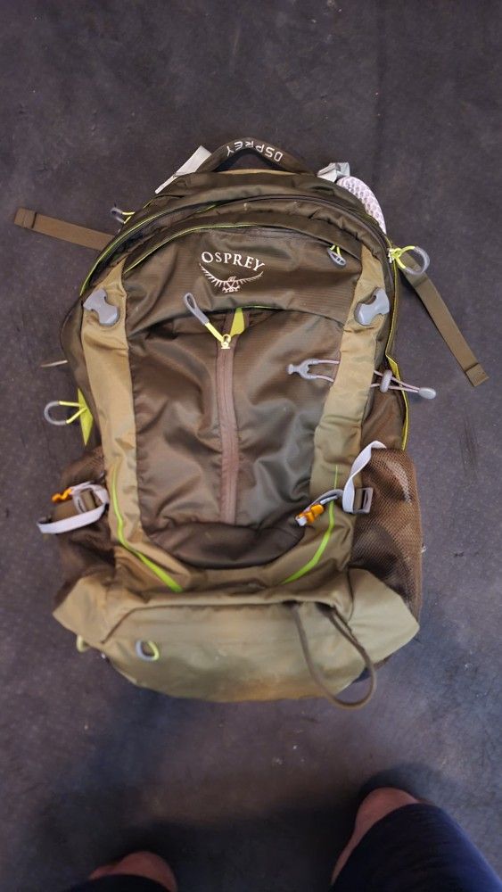 Osprey Stratos 22 hydro hiking back pack