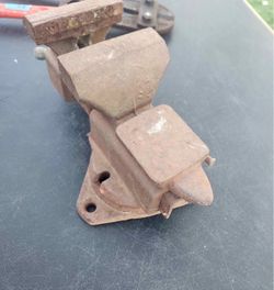 Cast Iron Bench Vise