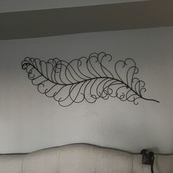 Large metal leaf decor